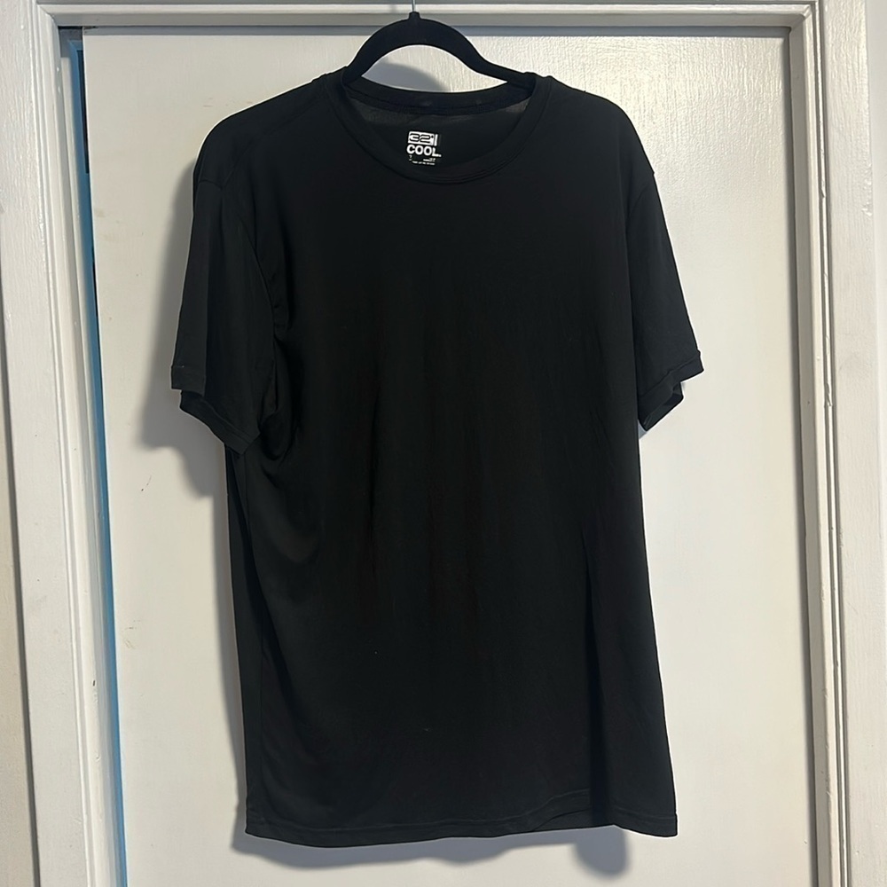 EUC: 32 degrees Cool  base layer athletic tshirt men’s L